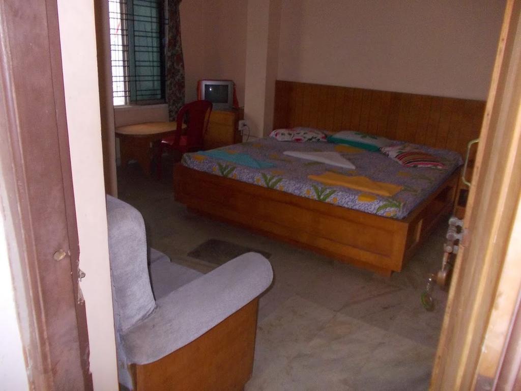 Rishaan Guest House Puri Bagian luar foto