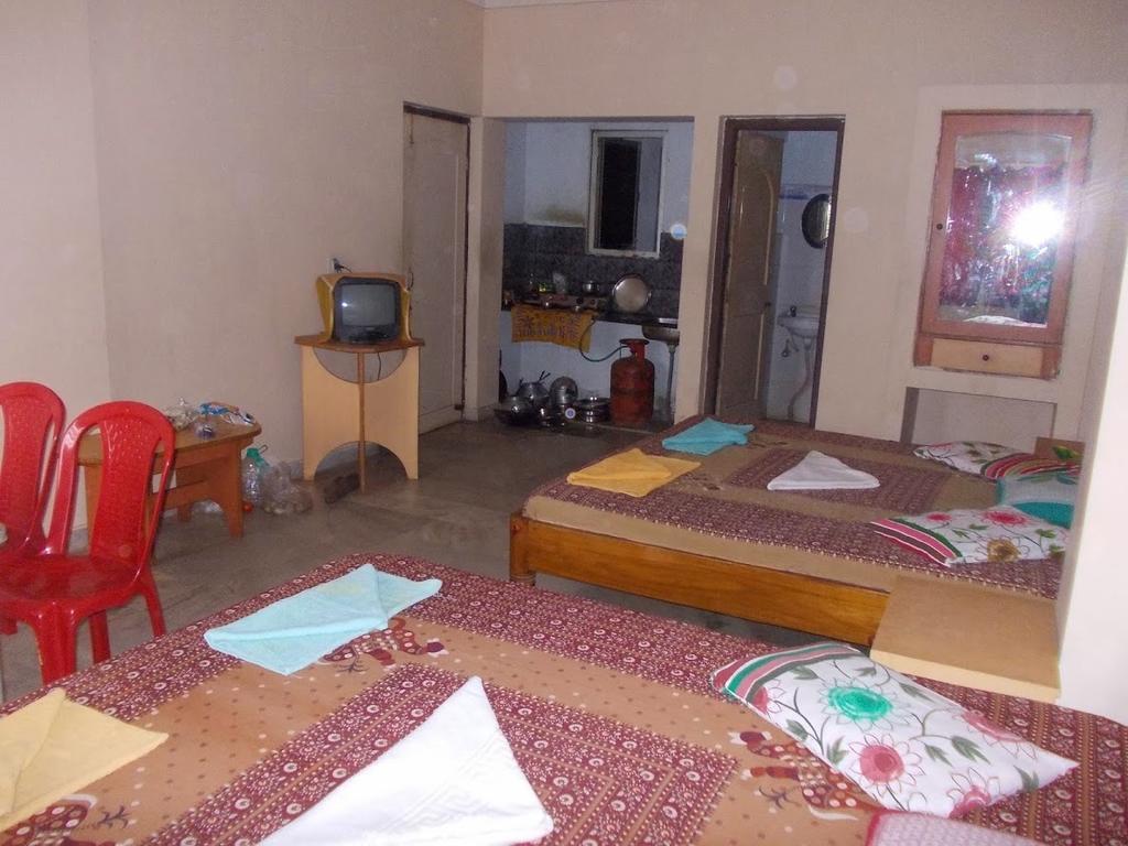 Rishaan Guest House Puri Ruang foto